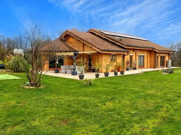 Maison 6 pièces 204 m² 