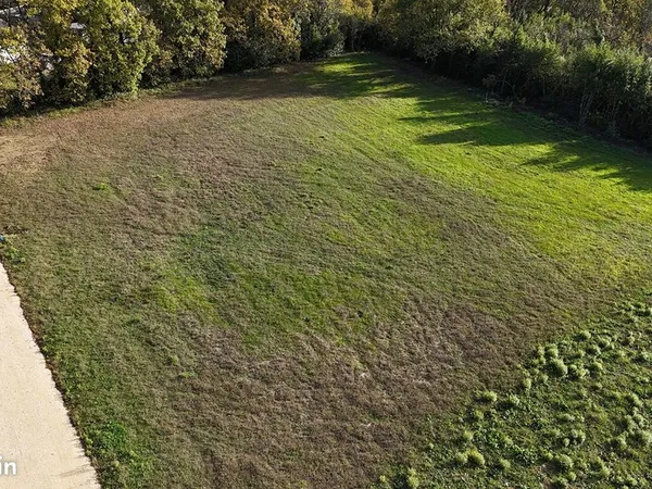 Terrain 1600 m² QUINSAC 