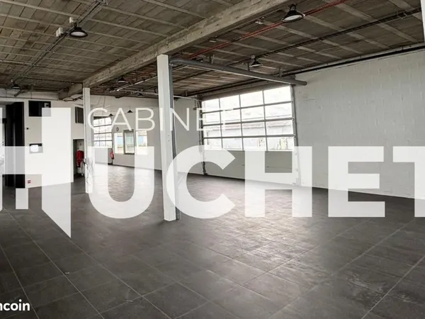 Local industriel 1 550 m² 