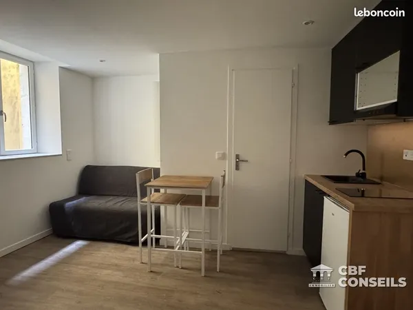 Studio 1 pièce 14 m² 