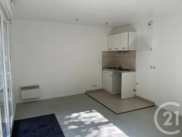 Studio 1 pièce 28 m² 