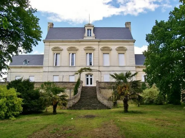 Maison 17 pièces 2500 m² 