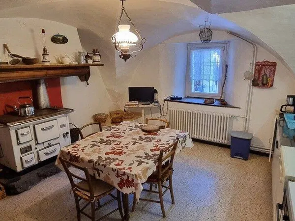 Maison 6 pièces 307 m² 