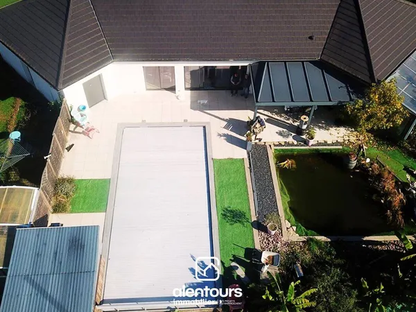 Maison de plain-pied 6 pièces 221 m² 