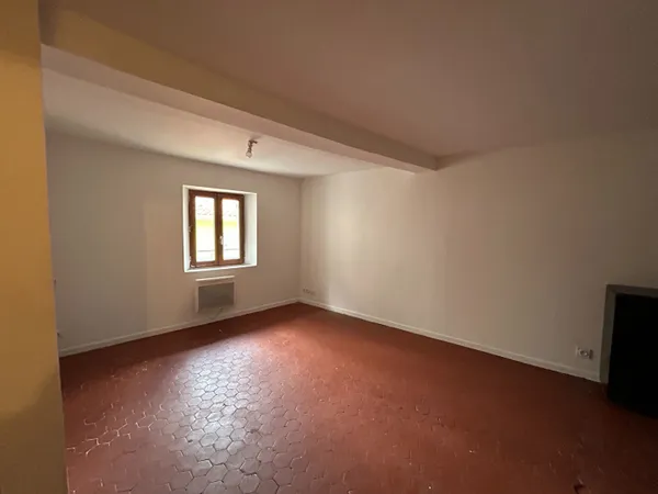 A LOUER - LA SEYNE SUR MER Appartement 2 pièces en duplex 