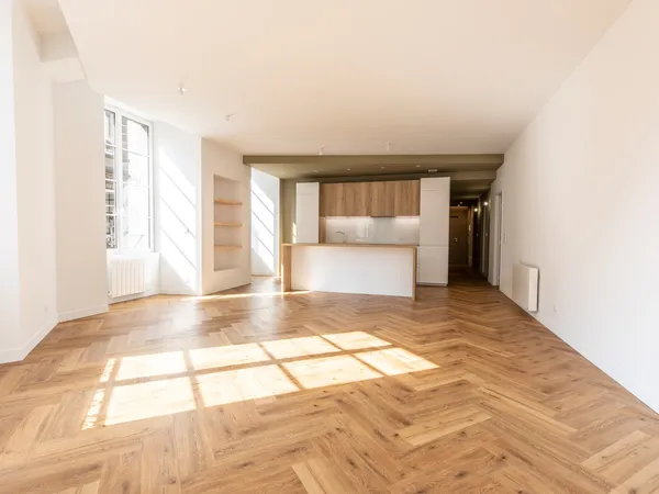 Loue appartement - Clermont-Ferrand Hyper centre - 4 chambres - Vue cathédrale - DPE D - Cave 