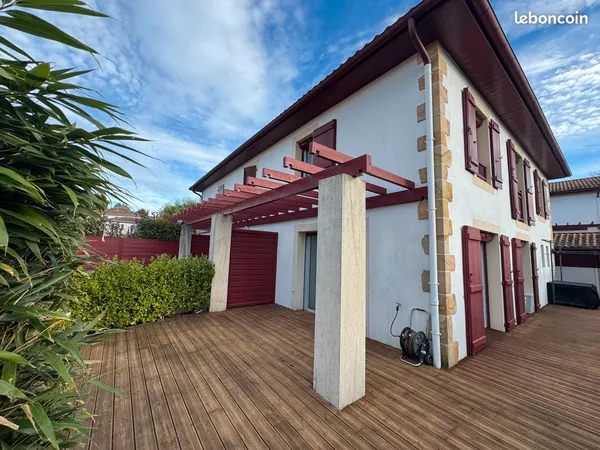 EXCLUSIVITE AU CALME VILLEFRANQUE BOURG Style Maison MITOYENNE T4 