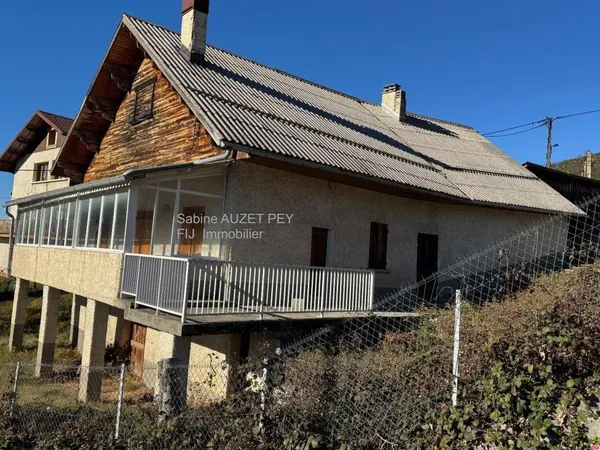 Maison 6 pièces 250 m² 