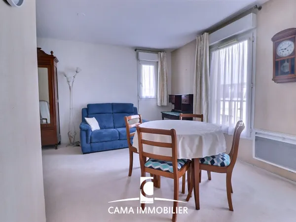 STUDIO AVEC CAVE & PARKING À VENDRE À SAINT-CYR-L'ÉCOLE 