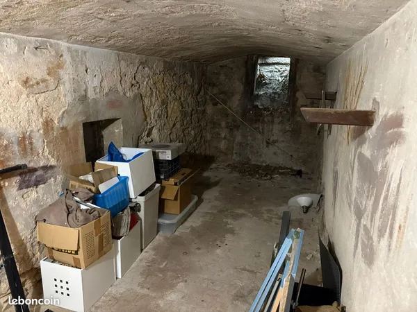 Cave en très bon état Haute-ville Toulon 