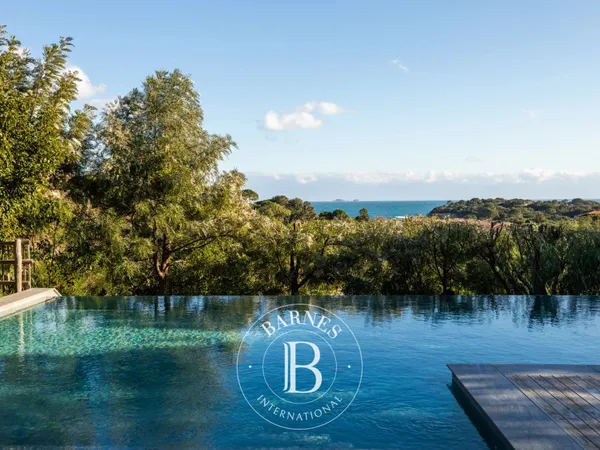 Palombaggia, villa 6 chambres, piscine, vue mer, proche plage 