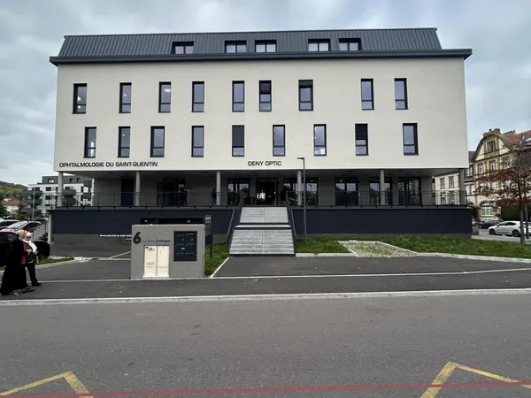 Local 1 pièce 115 m² 