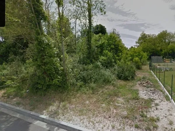 Terrain 1350 m² 