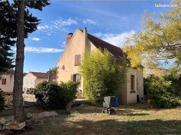 Maison vigneronne avec dépendances et grand terrain 
