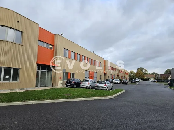 Locaux d'activité - A LOUER - 365 m² non divisibles 