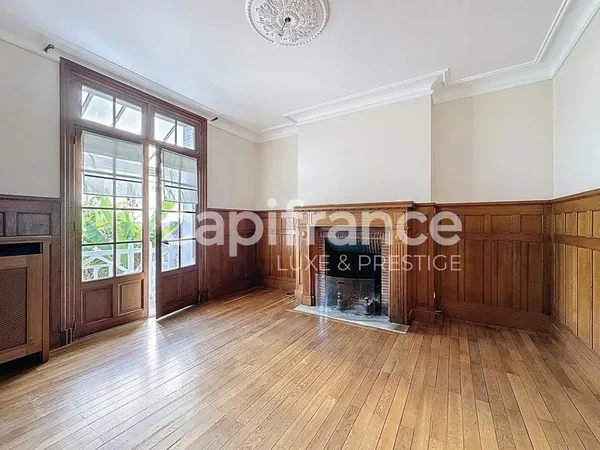 Maison Art Déco 180 m² 7 chambres, jardin et garage 