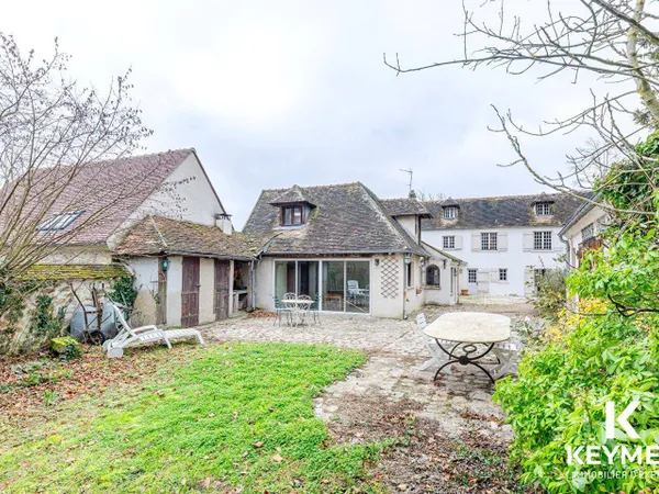 Maison 10 pièces 238 m² 