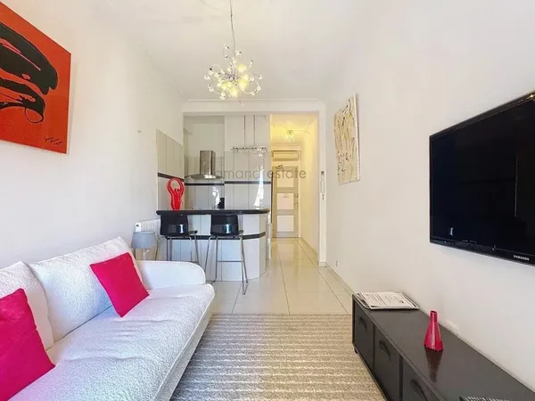 CANNES - CROISETTE - STUDIO - BALCON 