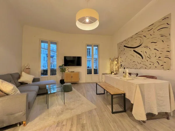 Loue T2 meublé en plein centre de Nice (06) - 55m² 
