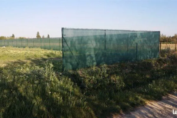 Terain 4800 M2 avec eau 