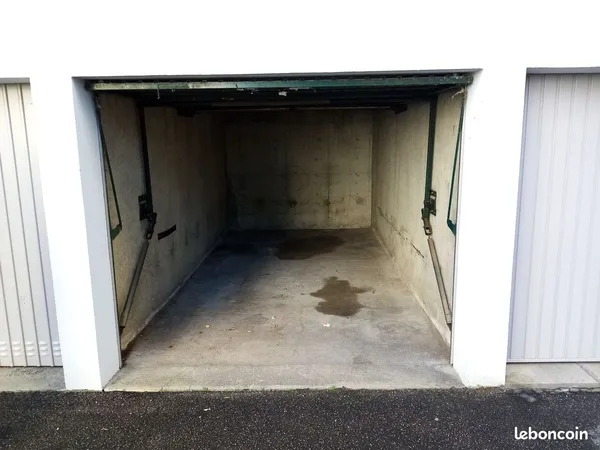 Parking - Garage Location Oullins   85€