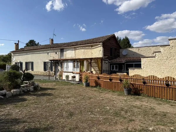 Magnifique maison spacieux de 4 chambres avec grande grange / atelier 