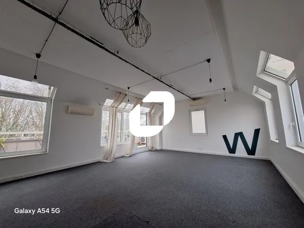 Bureaux - A LOUER - 55 m² non divisibles 