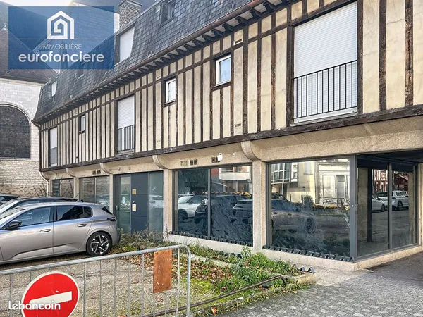 Studio 1 pièce 28 m² 