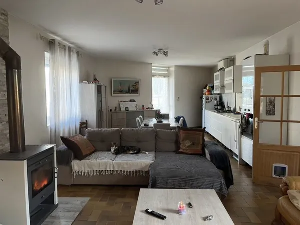 Maison de bourg de 8 pièces principales 