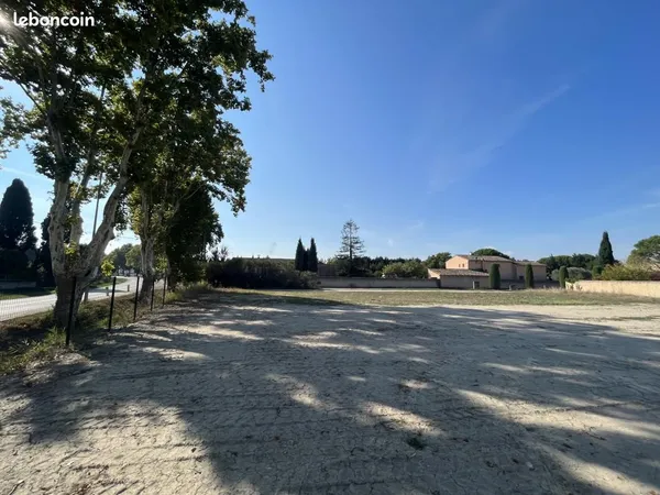 Terrain 377 m² Maillane 