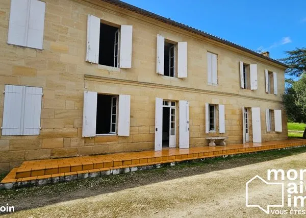 Maison 8 pièces 233 m² 