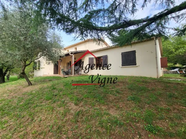 Agréable villa des années 80 