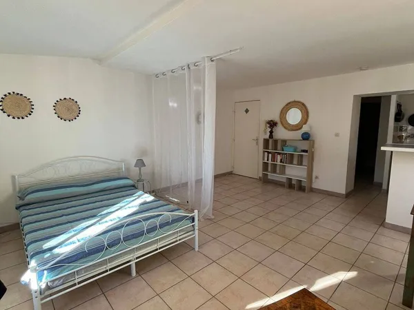 Studio 1 pièce 38 m² 