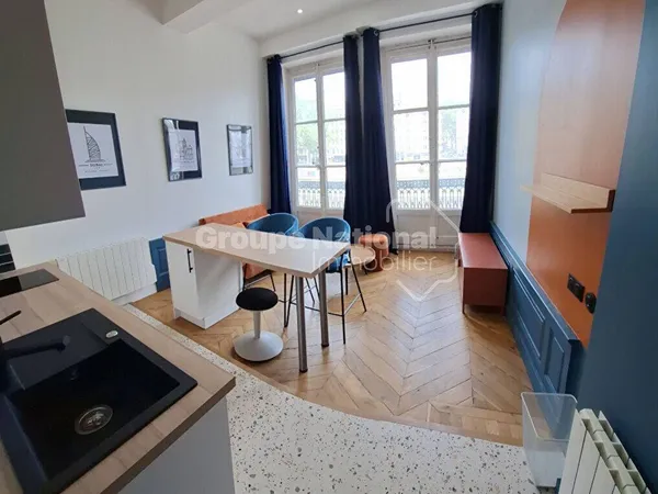 Studio 1 pièce 25 m² 