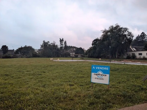 LIGNOL TERRAIN A BATIR VIABILISE DE 676m² 