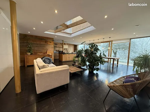 Maison 6 pièces 215 m² 