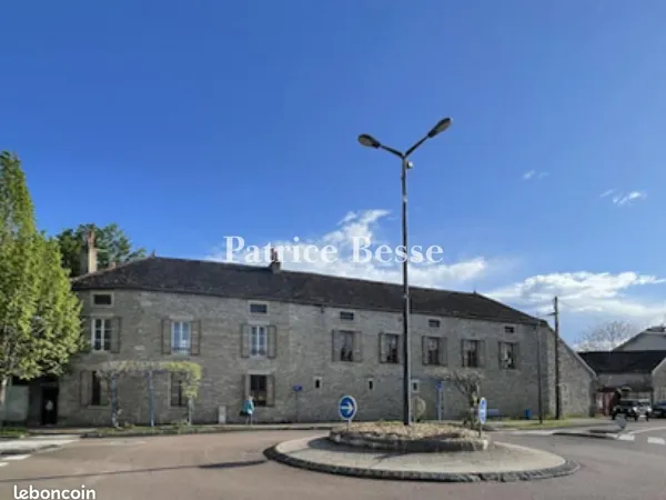 Bureaux 1 500 m² 