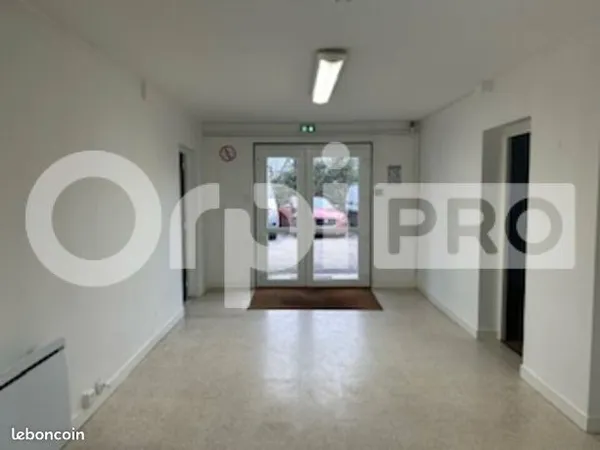 Bureau 121 m² 