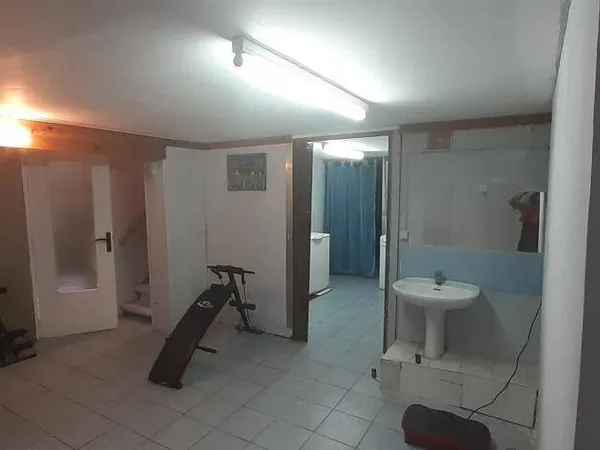 Studio 1 pièce 30 m² 