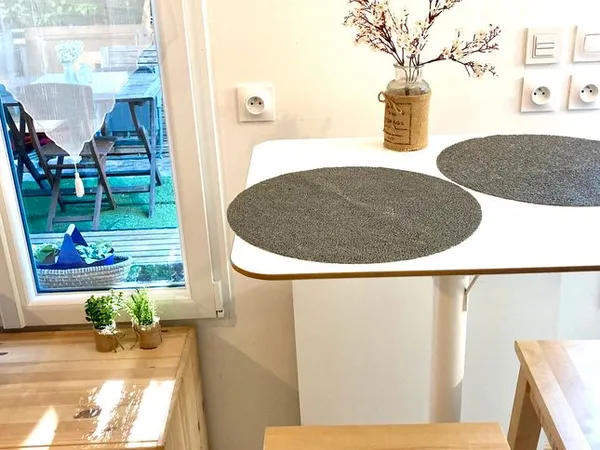 Grand Studio disponible jusqu'à fin de l'été - Aucun abonnement à souscrire - Terrasse privée 