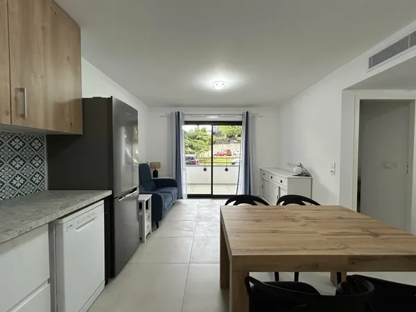 Location meublée à l'année - T2 à LA CIOTAT 