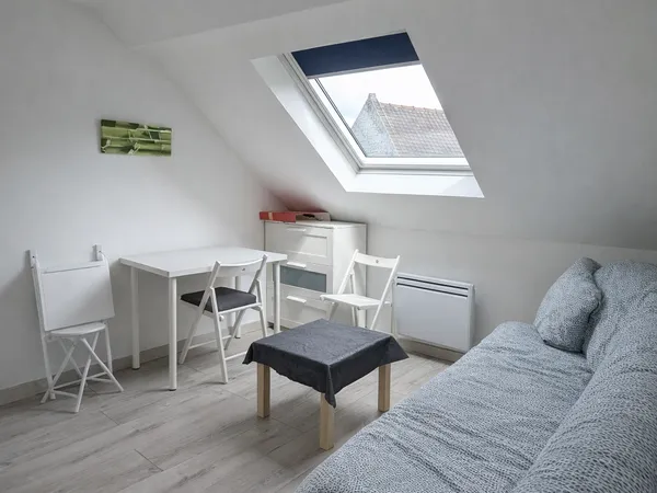 Studio meublé 15m² - Centre-ville de Douai - Lumineux et calme 