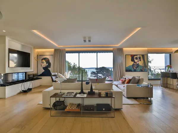 CANNES / CALIFORNIE 