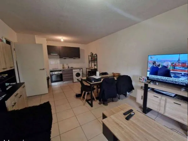 Appartement T2 avec terrasse et place de parking 