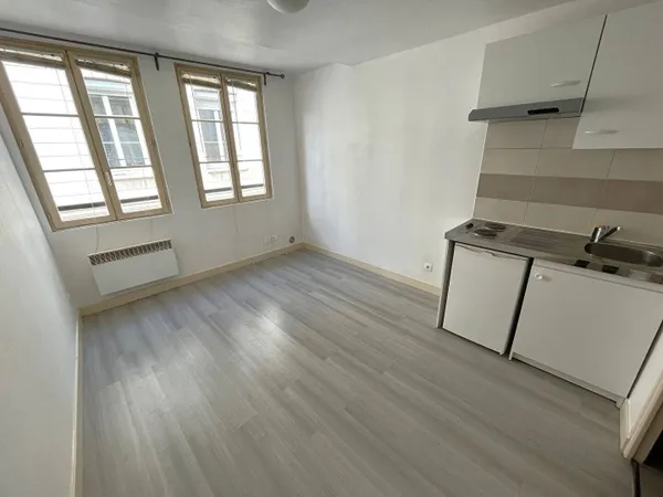 Appartement 1 pièce 14 m² 
