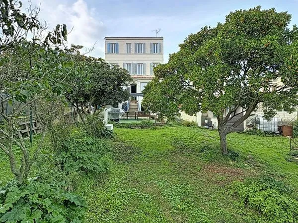 Maison 8 pièces 172 m² 
