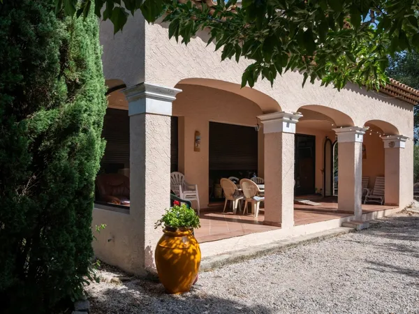 MAISON AU CALME AVEC T2 INDÉPENDANT, GRAND TERRAIN & PISCINE 