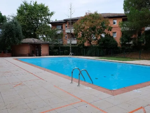 APPARTEMENT T2 RESIDENCE AVEC PISCINE 