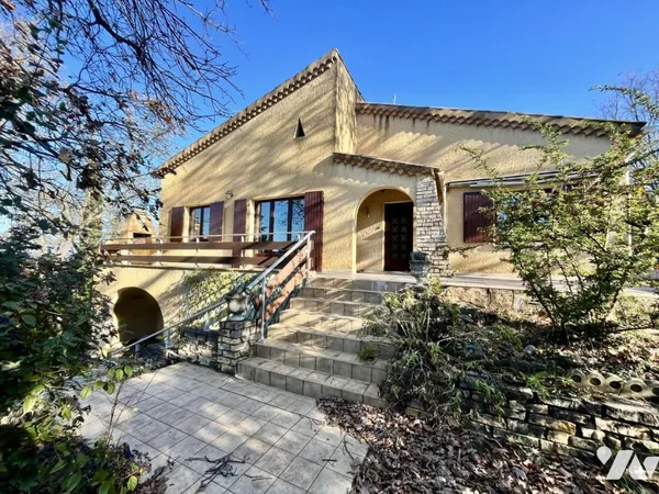 Maison 6 pièces 143 m² 