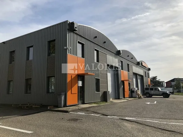 Local industriel 646 m² 